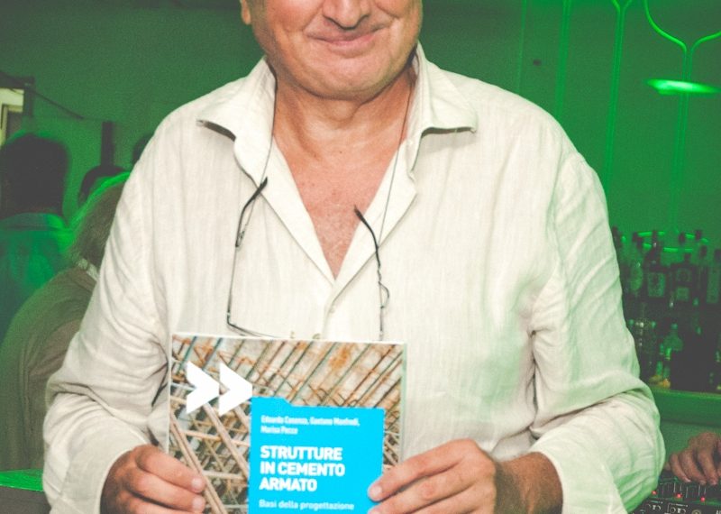 Incontro-aperitivo con il Prof. Cosenza