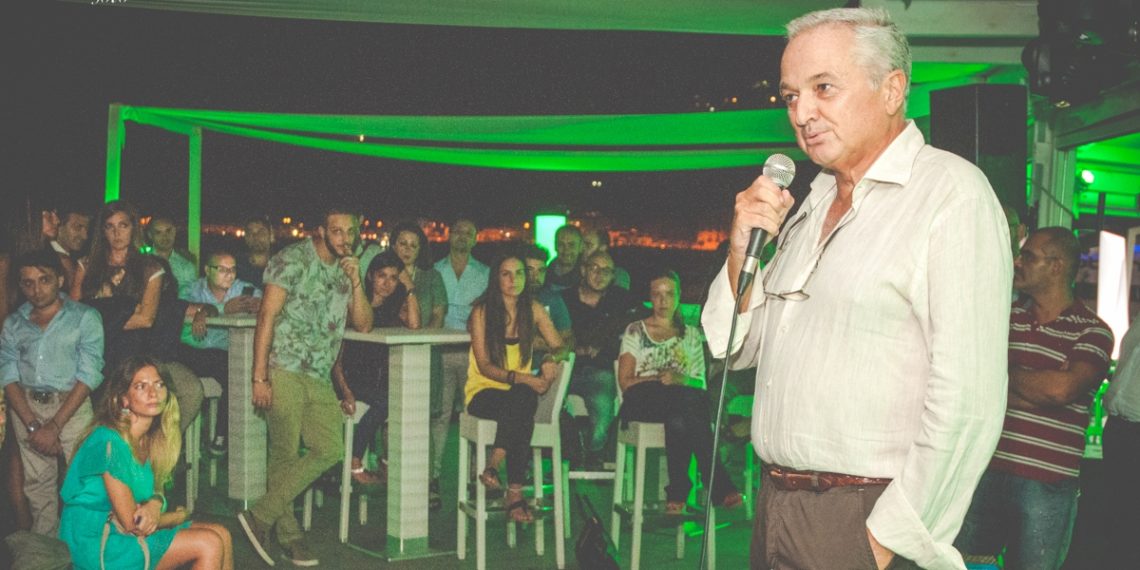 Incontro-aperitivo con il Prof. Cosenza